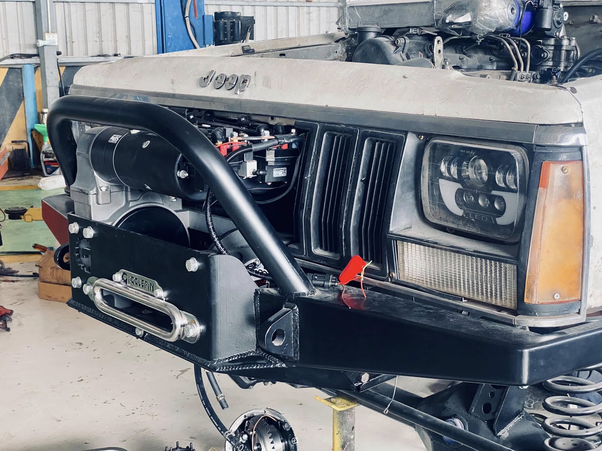 Front bumper with Gigglepin winch and LED headlights