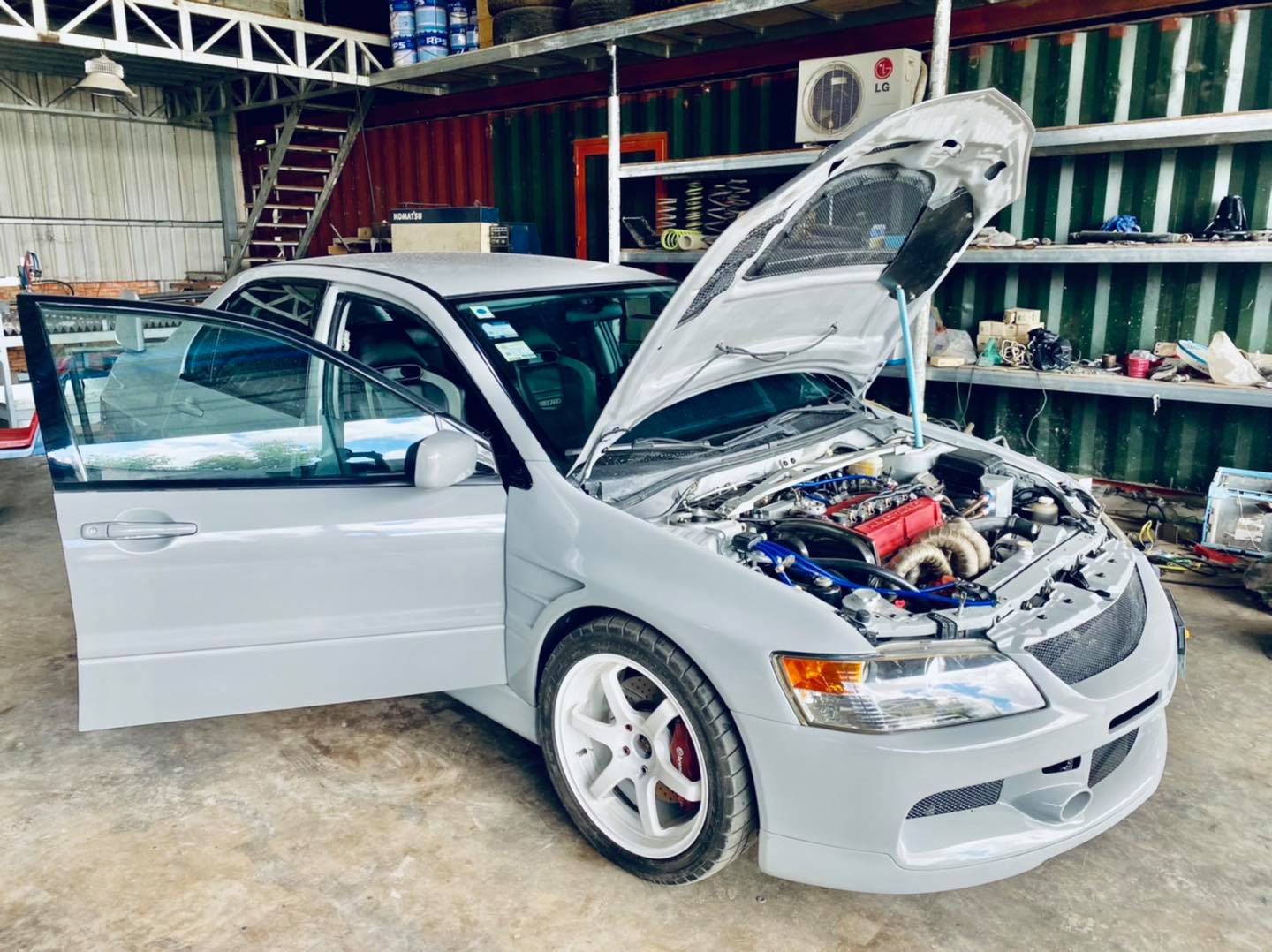 EVO IX in workshop