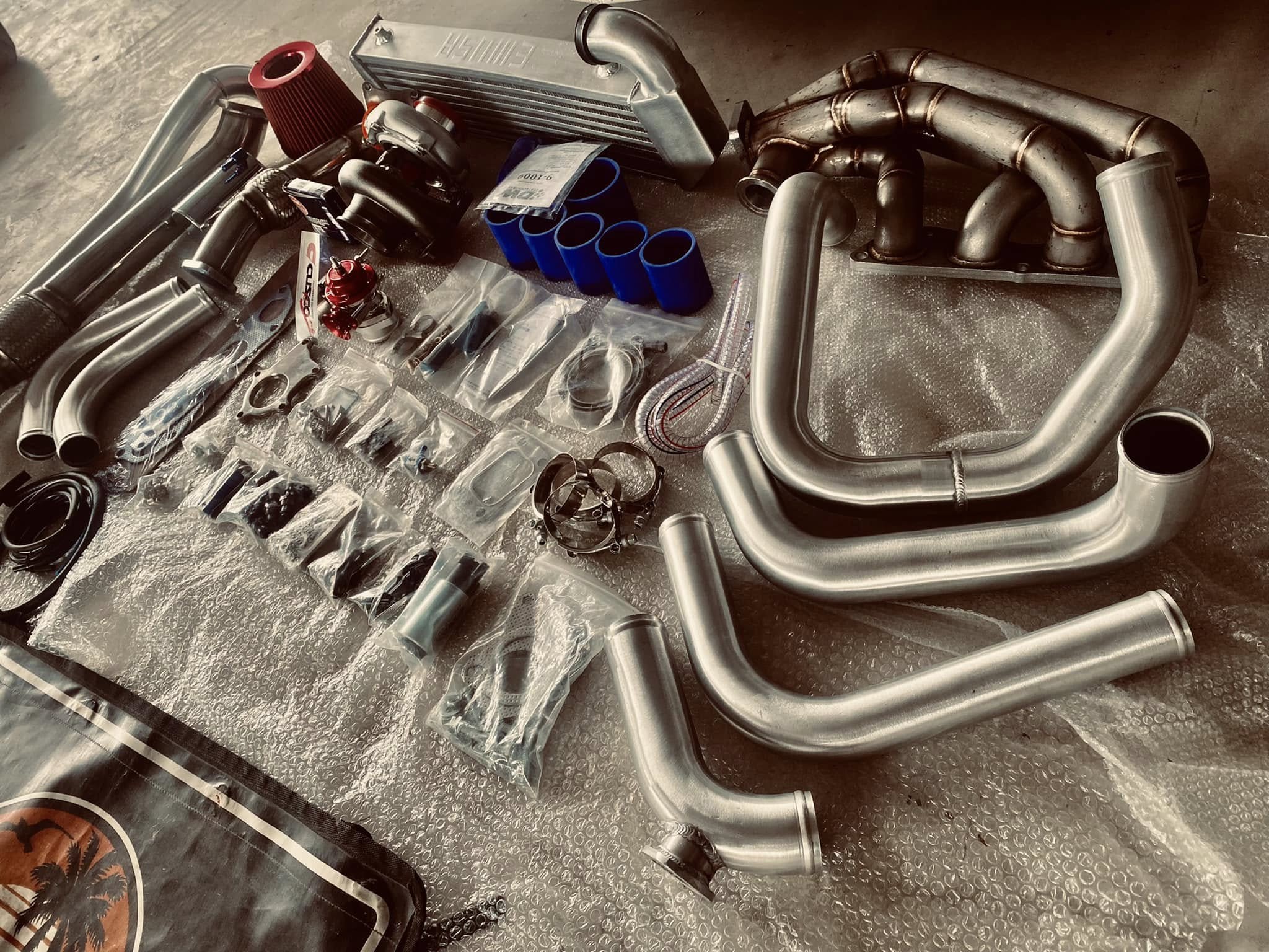 Complete turbo kit flat-lay