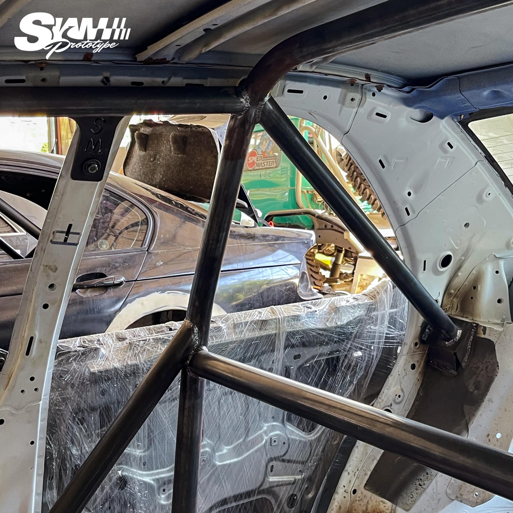 GC8 roll cage detail